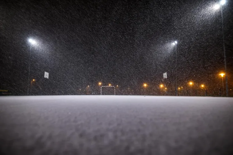 PAHULJE ZABIJELILE METROPOLU: U Zagrebu u večernjim satima pao gust snijeg