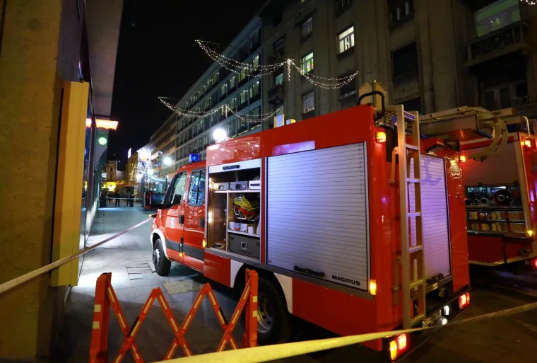 Intervencija vatrogasaca zbog kvara trafostanice u garaži centra Cvjetni