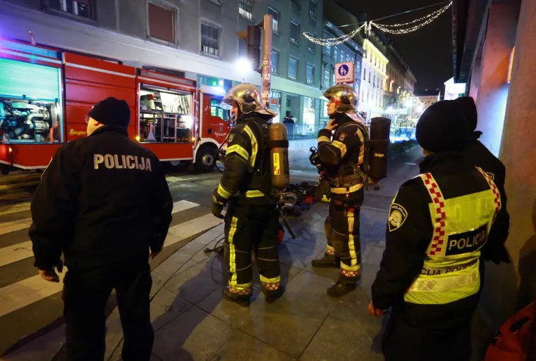 Intervencija vatrogasaca zbog kvara trafostanice u garaži centra Cvjetni