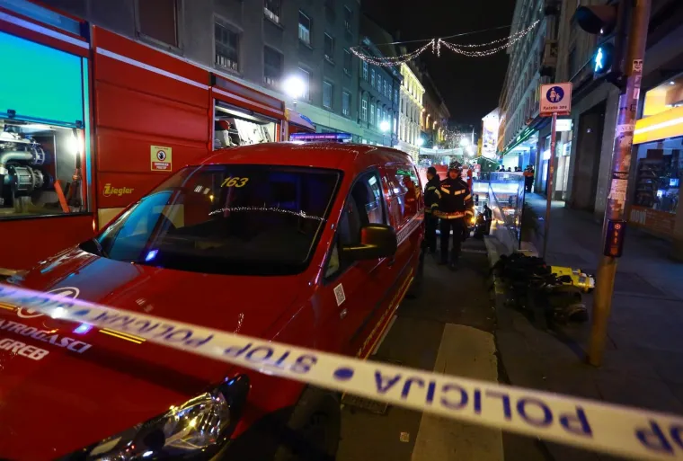 Intervencija vatrogasaca zbog kvara trafostanice u garaži centra Cvjetni