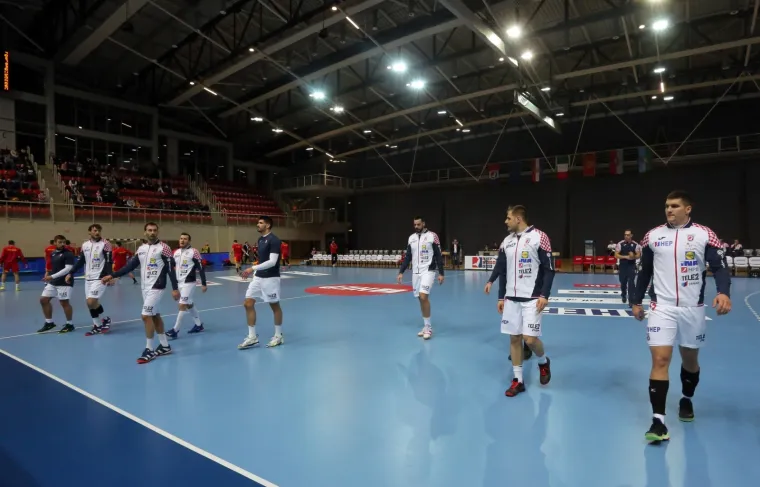 ZAVR&Scaron;NE PRIPREME KAUBOJA: Zavirite u galeriju i osjetite da&scaron;ak atmosfere s utakmice protiv Crne Gore