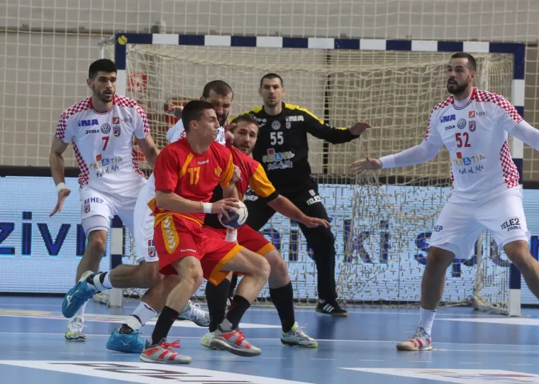 ZAVR&Scaron;NE PRIPREME KAUBOJA: Zavirite u galeriju i osjetite da&scaron;ak atmosfere s utakmice protiv Crne Gore