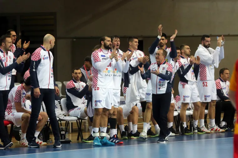 ZAVR&Scaron;NE PRIPREME KAUBOJA: Zavirite u galeriju i osjetite da&scaron;ak atmosfere s utakmice protiv Crne Gore