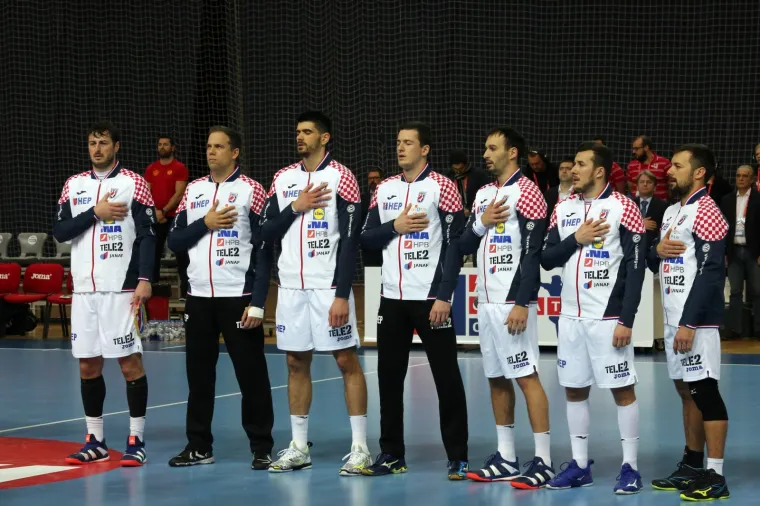 ZAVR&Scaron;NE PRIPREME KAUBOJA: Zavirite u galeriju i osjetite da&scaron;ak atmosfere s utakmice protiv Crne Gore