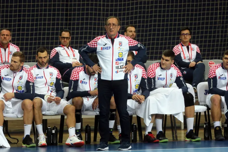 Poreč: Hrvatska i Crna Gora na međunarodnom rukometnom turniru HEP Croatia Cup 04.01.2019. Porec - Medjunarodni rukometni turnir HEP Croatia Cup u dvorani Zatika. Hrvatska-Crna Gora. Lino Cervar
Photo: Goran Kovacic/PIXSELL