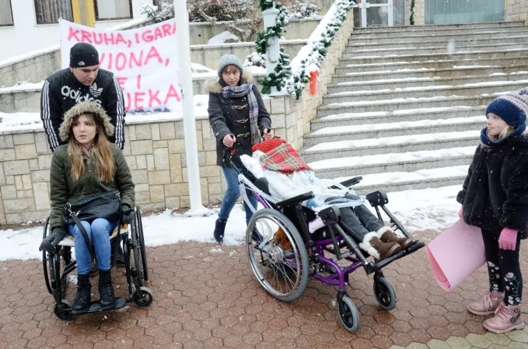 HZZO odgovorio Kristini i ostalima koji prosvjeduju: 'Nećemo promijeniti kriterije dok ne vidimo dokaze'