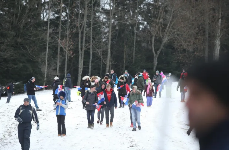 GUŽVE NA SLJEMENU, PRAVA JE LUDNICA: Osjetite da&scaron;ak snježne skija&scaron;ke bajke