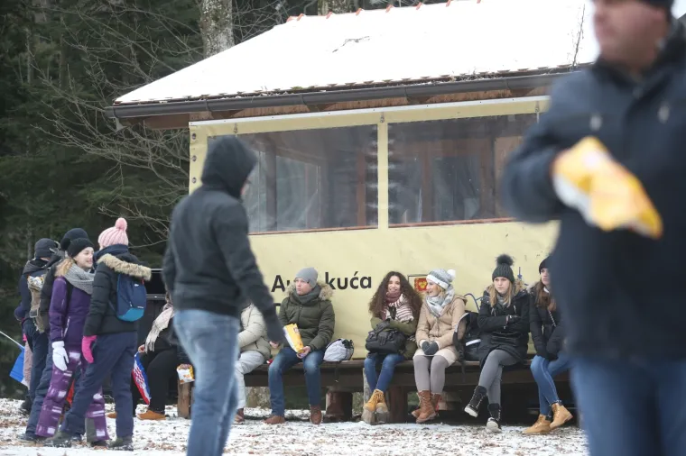 GUŽVE NA SLJEMENU, PRAVA JE LUDNICA: Osjetite da&scaron;ak snježne skija&scaron;ke bajke