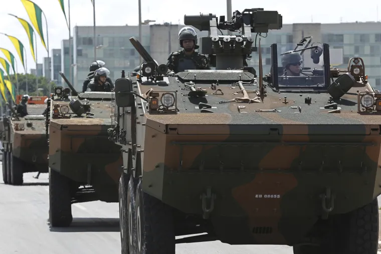 Brazil poslao vojsku na lokalne bande koje pale i razbijaju zbog uvođenja veće kontrole u zatvorima