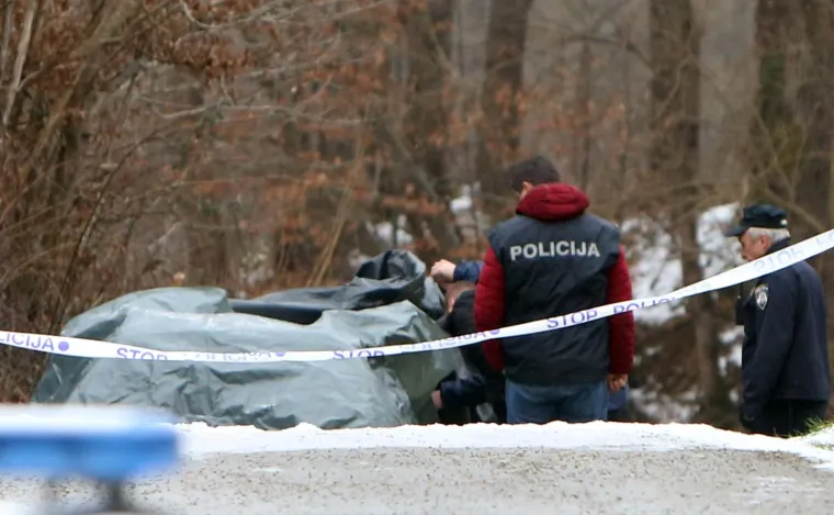 Horor kod Karlovca: Na samom kraju sela izgorio automobil, u njemu pronađeno tijelo