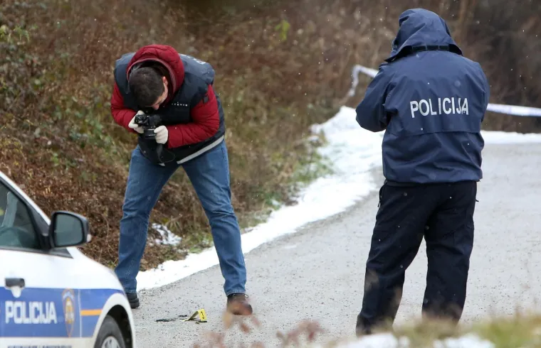 UŽAS: Na području Vukmanića izgorio osobni automobil u kojem je stradala nepoznata osoba