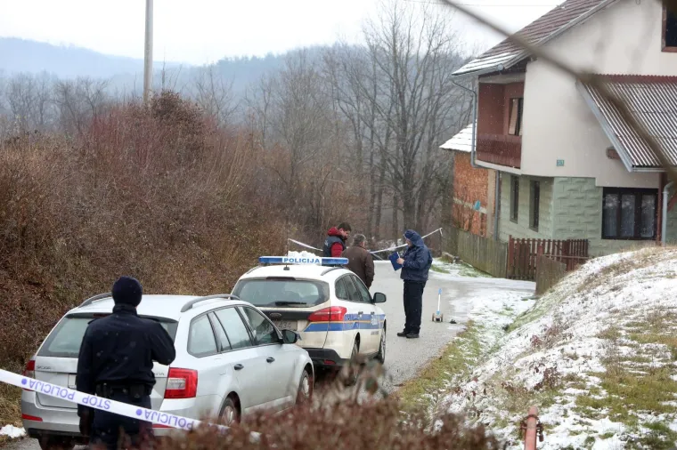 UŽAS: Na području Vukmanića izgorio osobni automobil u kojem je stradala nepoznata osoba