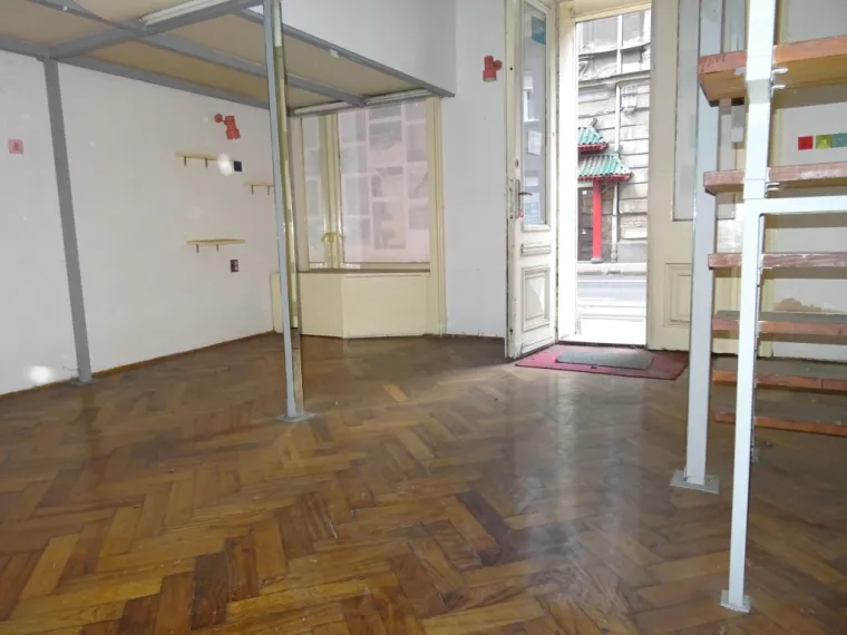 Ministarstvo državne imovine natječajem nudi u zakup 19 poslovnih prostora u centru Zagreba i Samobora, dok u Osijeku daje u zakup poslovni prostor u Ulici kneza Borne.