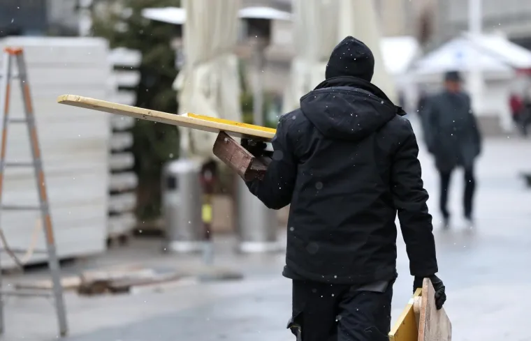 Jučer je i službeno zavr&scaron;io zagrebački Advent te se danas na svim lokacijama raspremaju kućice i popratni sadržaj.