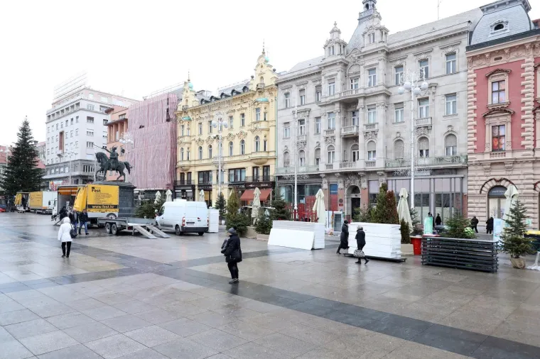Jučer je i službeno zavr&scaron;io zagrebački Advent te se danas na svim lokacijama raspremaju kućice i popratni sadržaj.