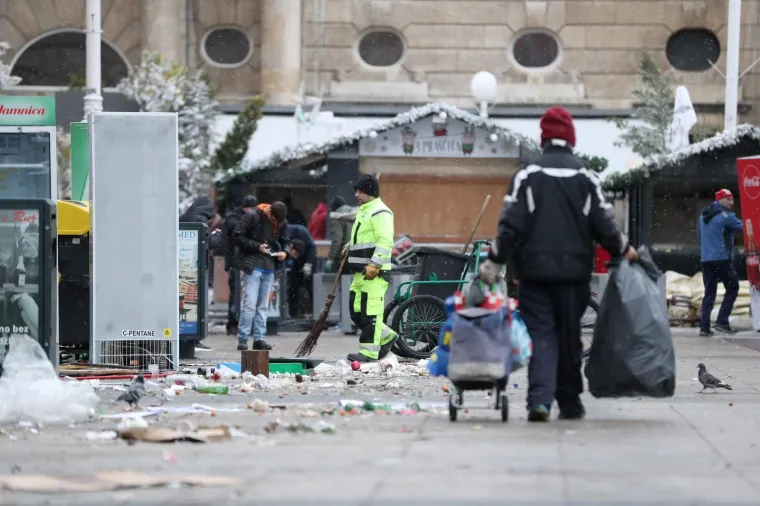Jučer je i službeno zavr&scaron;io zagrebački Advent te se danas na svim lokacijama raspremaju kućice i popratni sadržaj.