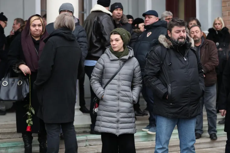 Tužna kolona na Mirogoju: Od Gregurevića se oprostili političari, glumci i brojni prijatelji