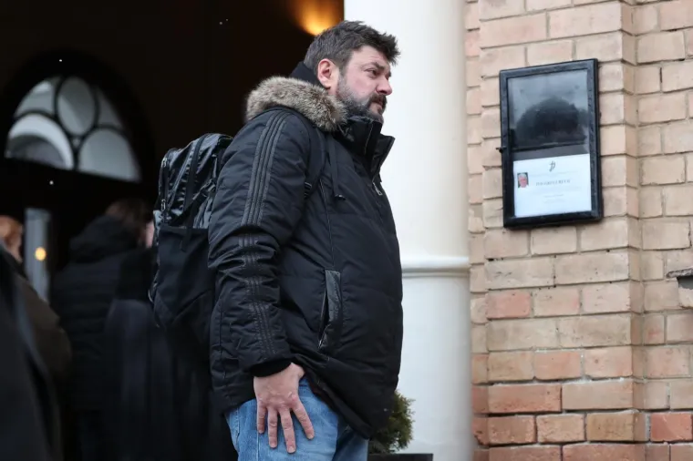 Tužna kolona na Mirogoju: Od Gregurevića se oprostili političari, glumci i brojni prijatelji