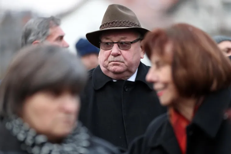 Tužna kolona na Mirogoju: Od Gregurevića se oprostili političari, glumci i brojni prijatelji