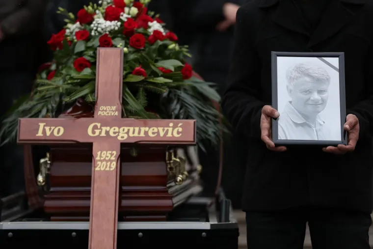 Tužna kolona na Mirogoju: Od Gregurevića se oprostili političari, glumci i brojni prijatelji