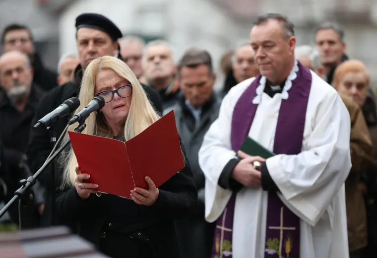 Tužna kolona na Mirogoju: Od Gregurevića se oprostili političari, glumci i brojni prijatelji