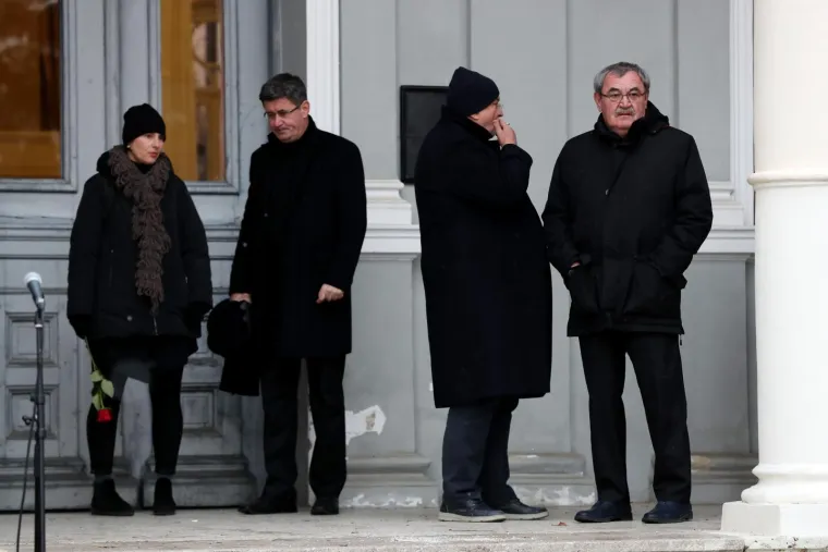 Tužna kolona na Mirogoju: Od Gregurevića se oprostili političari, glumci i brojni prijatelji
