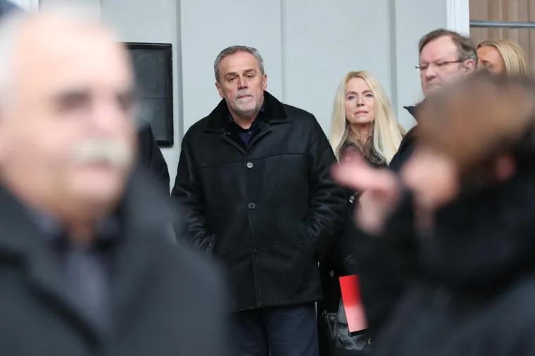 Tužna kolona na Mirogoju: Od Gregurevića se oprostili političari, glumci i brojni prijatelji