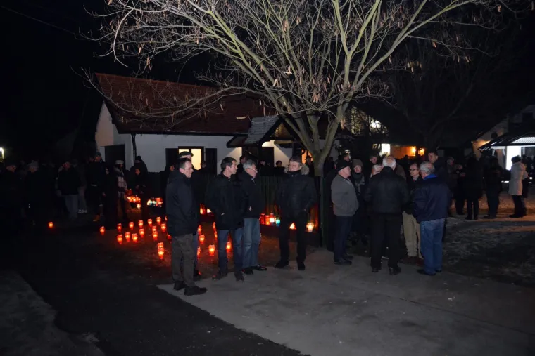 Tuga u Donjoj Mahali: Rodbina, prijatelji i brojni mještani dočekali su lijes Ive Gregurevića