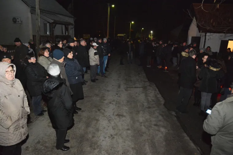 Tuga u Donjoj Mahali: Rodbina, prijatelji i brojni mje&scaron;tani dočekali su lijes Ive Gregurevića