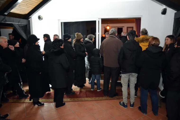 Tuga u Donjoj Mahali: Rodbina, prijatelji i brojni mje&scaron;tani dočekali su lijes Ive Gregurevića