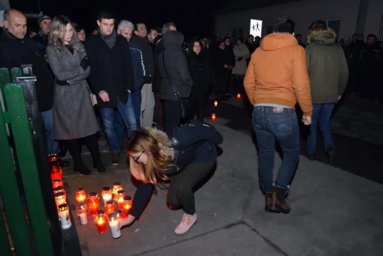 VELIKI IVO GREGUREVIĆ ZAVR&Scaron;IO JE SVOJE POSLJEDNJE PUTOVANJE: Donja Mahala dočekala lijes s tijelom preminulog glumca