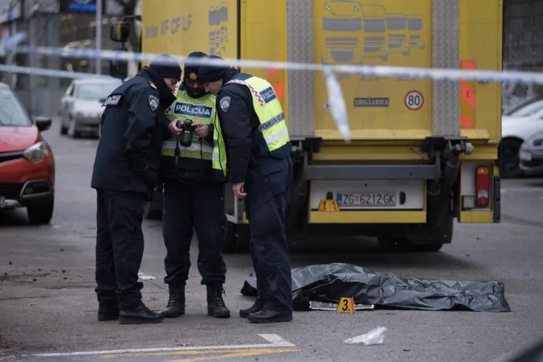 TRAGEDIJA U ZAGREBU: Kamion udario ženu u Vukovarskoj ulici, poginula je na mjestu nereće