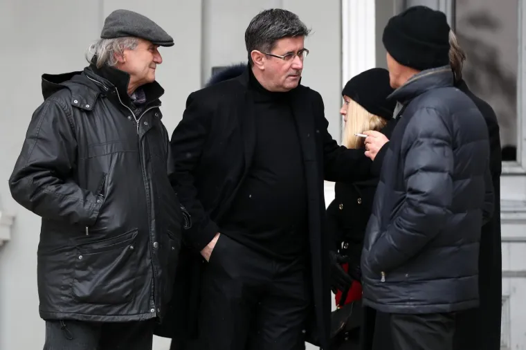 PRIJATELJI I KOLEGE SE OPROSTILI OD IVE GREGUREVIĆA: Glumačkog velikana ispratili ga na zagrebačkom Mirogoju