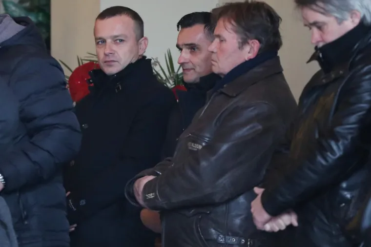 PRIJATELJI I KOLEGE SE OPROSTILI OD IVE GREGUREVIĆA: Glumačkog velikana ispratili ga na zagrebačkom Mirogoju