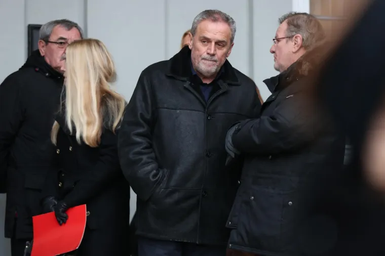 PRIJATELJI I KOLEGE SE OPROSTILI OD IVE GREGUREVIĆA: Glumačkog velikana ispratili ga na zagrebačkom Mirogoju