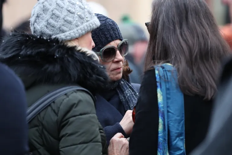 PRIJATELJI I KOLEGE SE OPROSTILI OD IVE GREGUREVIĆA: Glumačkog velikana ispratili ga na zagrebačkom Mirogoju