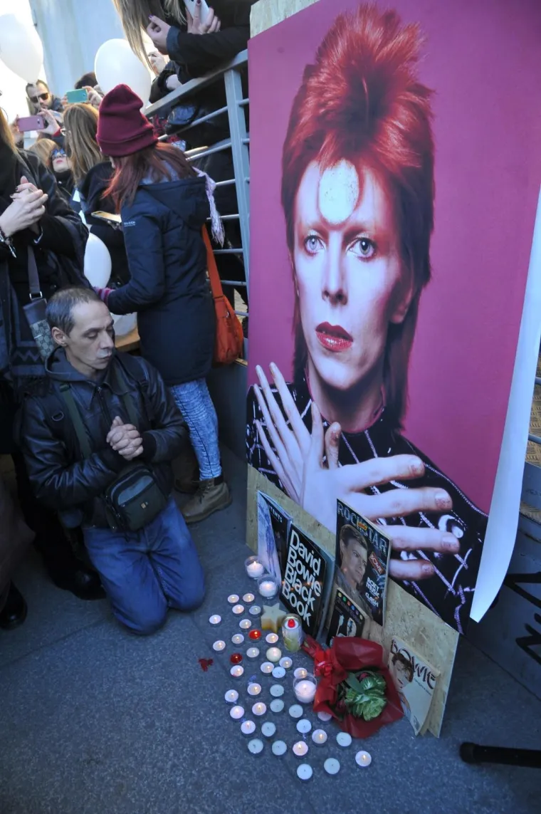 Milano: Obožavatelji odaju počast Davidu Bowieju