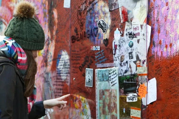 Memorijal David Bowiea u Brixtonu u Londonu