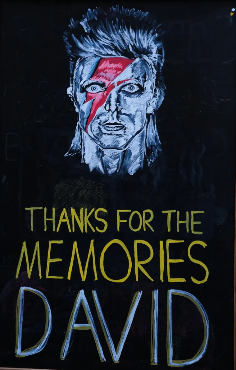 Memorijal David Bowiea u Brixtonu u Londonu