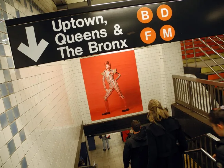 New York: Izložba posvećena Davidu Bowieju u metro stanici Broadway-Lafayete