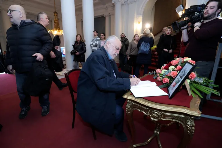 Uz 'Ne dirajte mi ravnicu' oprostili se od Gregurevića: 'Doviđenja, dragi Ivo'