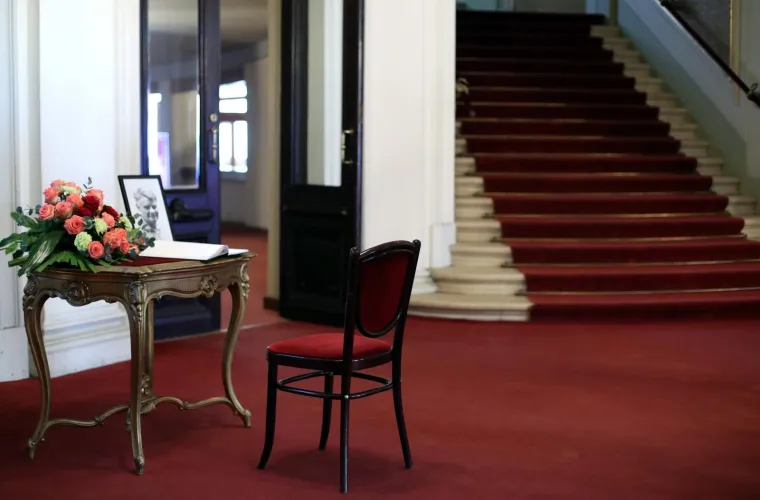 Uz 'Ne dirajte mi ravnicu' oprostili se od Gregurevića: 'Doviđenja, dragi Ivo'