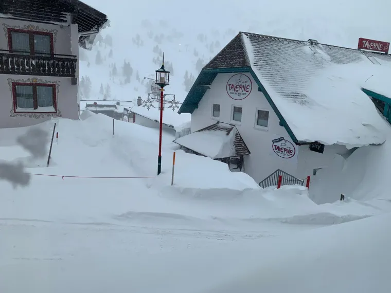 Danas je najgori dan u 'snježnom paklu' Obertauerna: 'Čujemo detonacije