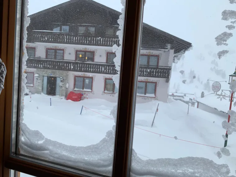 Danas je najgori dan u 'snježnom paklu' Obertauerna: 'Čujemo detonacije