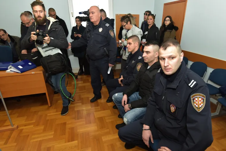 FOTO Daruvarac u pratnji odvjetnika bez riječi u&scaron;ao na zadarski sud