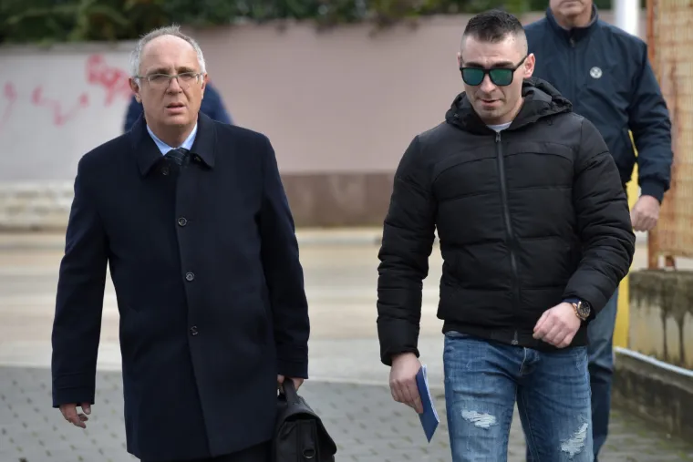 FOTO Daruvarac u pratnji odvjetnika bez riječi u&scaron;ao na zadarski sud