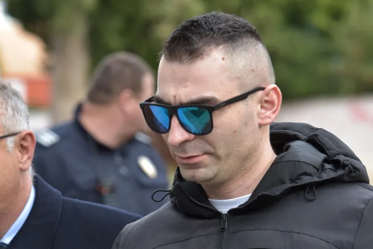 FOTO Daruvarac u pratnji odvjetnika bez riječi u&scaron;ao na zadarski sud