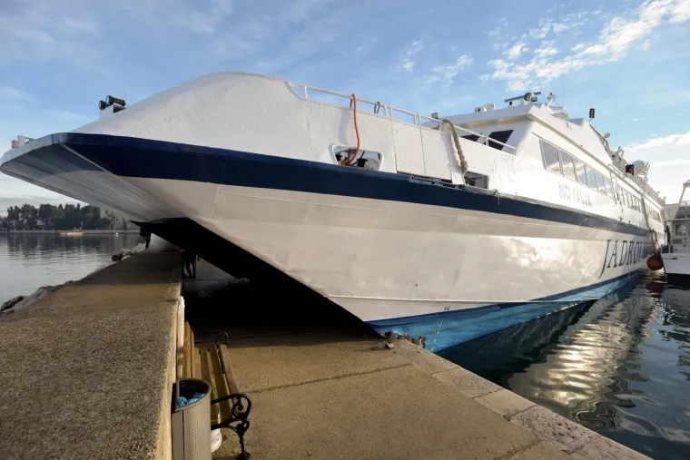 NASUKAO SE KATAMARAN U ZADRU: U udaru u lukobran troje ozlijeđenih