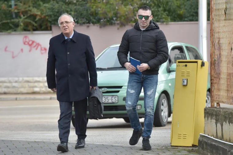 Zadar: Na Općinskom sudu počelo ponovljeno suđenje Daruvarcu za premlaćivanje djevojke 09.01.2019., Zadar - Na Opcinskom sudu pocelo je ponovljeno sudjenje Darku Kovacevicu Daruvarcu zbog premlacivanja djevojke. Dosao je u pratnji odvjetnika Borisa Radmana. 
Photo: Dino Stanin/PIXSELL