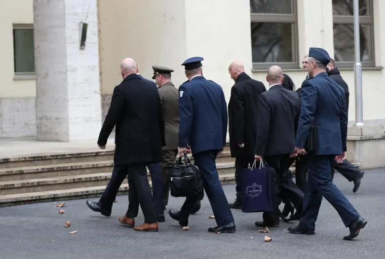 U Ministarstvu obrane u tijeku je sastanak izraelskog izaslanstva na čelu s generalnim direktorom Ministarstva obrane Države Izrael Udijem Adamom s predstavnicima Hrvatske o problemima u projektu nabave izraelskih borbenih aviona F-16 Barak.